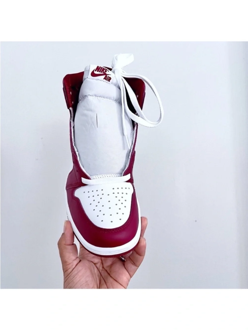Nike Air Jordan 1 Retro High OG  White & Red Sneakers Men’s 8 / Women’s 9.5